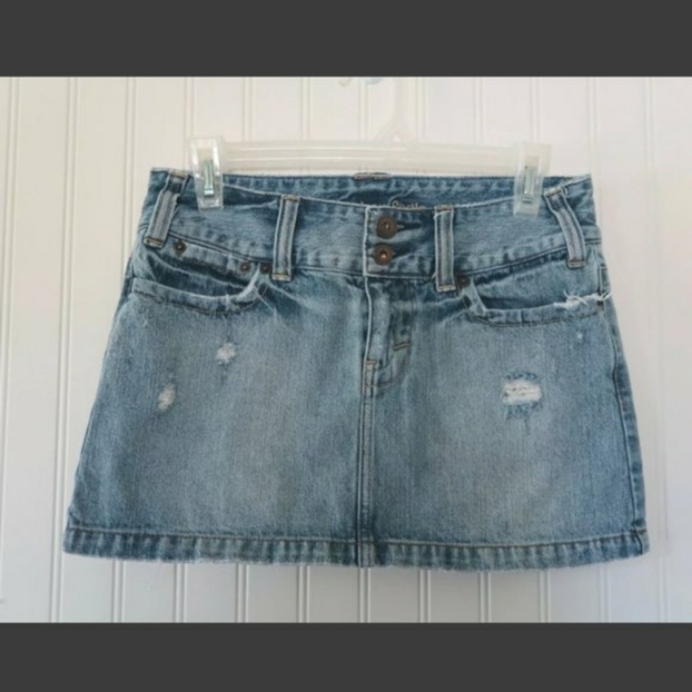 Amerian Eagle Jean Skirt Short Distressed Denim Double Front Button Size 2/26